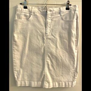 Jones New York white denim skirt